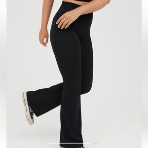 NWT OFFLINE By Aerie OG High
Waisted Flare Legging Black Medium Short